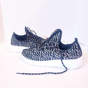 Chic Patterned Black and White Sneakers